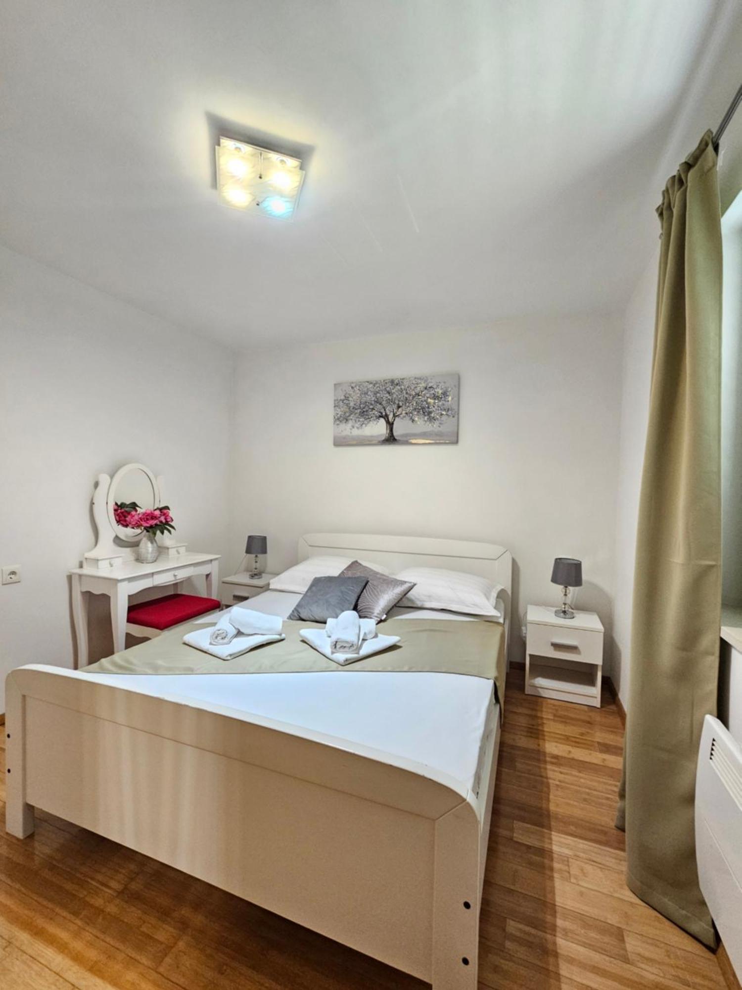 Apartments Iva Makarska Ngoại thất bức ảnh